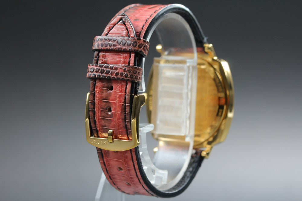 Near MINT GUCCI Disney Mickey YA157420/157.4 Quartz 34.7mm Men's Watch