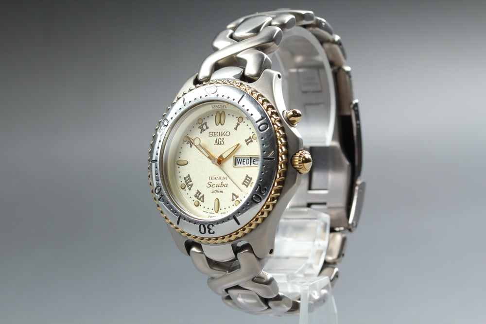 Near MINT SEIKO AGS SCUBA 200M 5M23-6B60 Gold Quartz 40mm Men's Watch