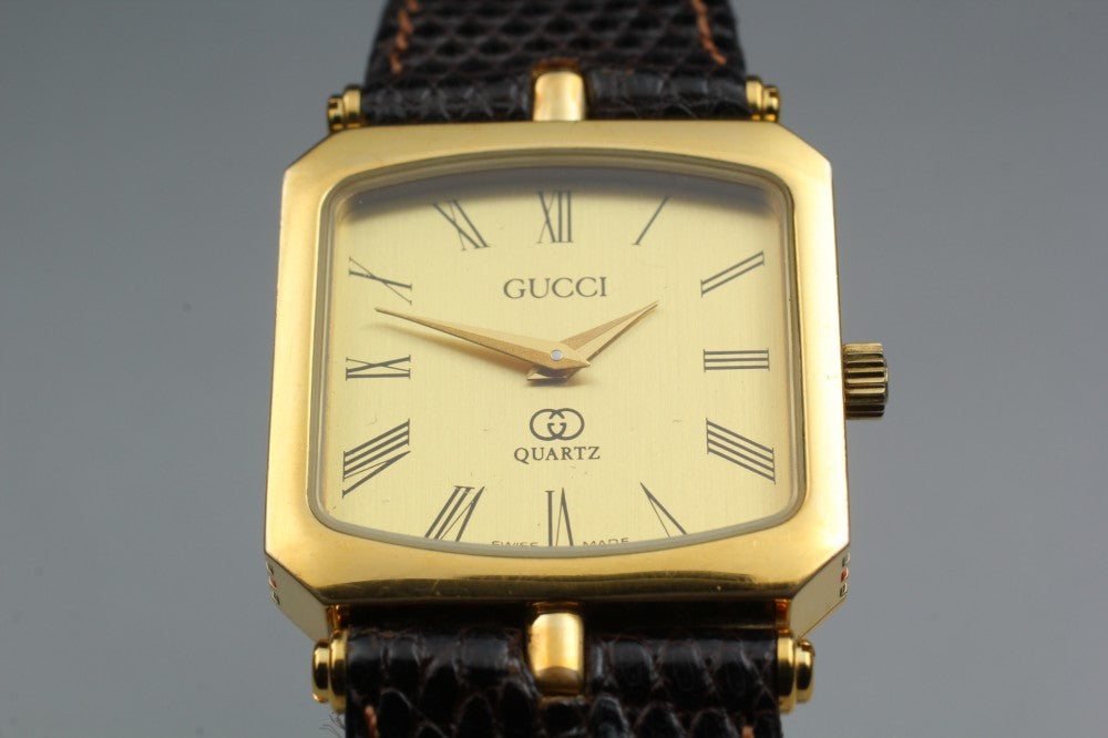 Near MINT GUCCI Sherry Line Gold Quartz 25mm Ladies Watch