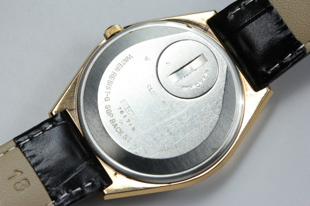 Near MINT SEIKO Superior 4883-8100 Gold Quartz 36.4mm Men's Watch 1977