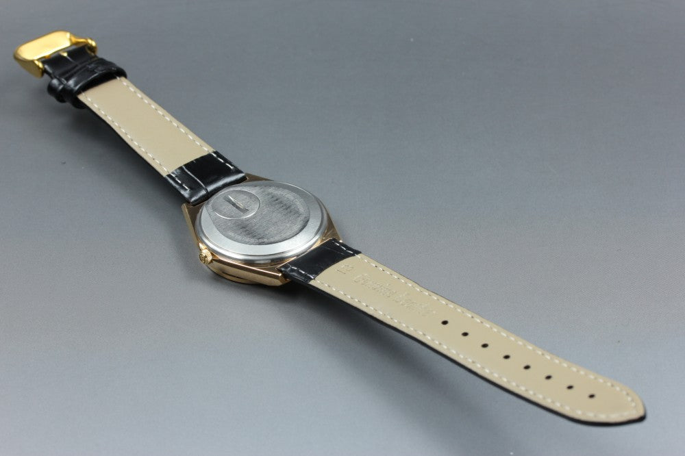 Near MINT SEIKO Superior 4883-8100 Gold Quartz 36.4mm Men's Watch 1977