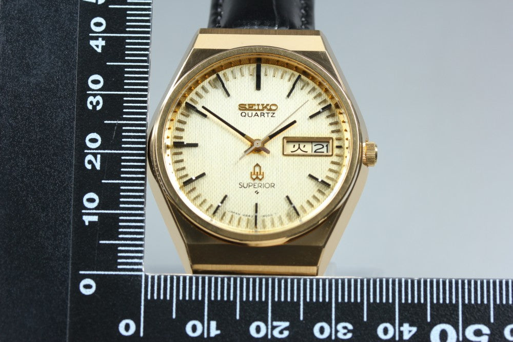 Near MINT SEIKO Superior 4883-8100 Gold Quartz 36.4mm Men's Watch 1977