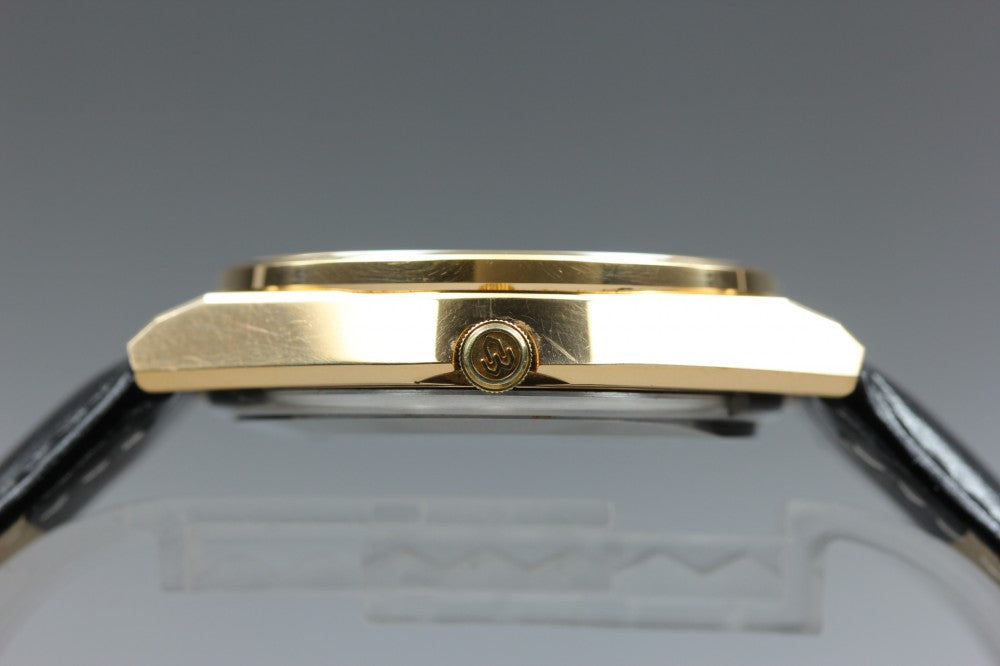 Near MINT SEIKO Superior 4883-8100 Gold Quartz 36.4mm Men's Watch 1977