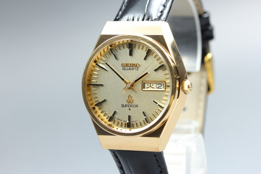 Near MINT SEIKO Superior 4883-8100 Gold Quartz 36.4mm Men's Watch 1977