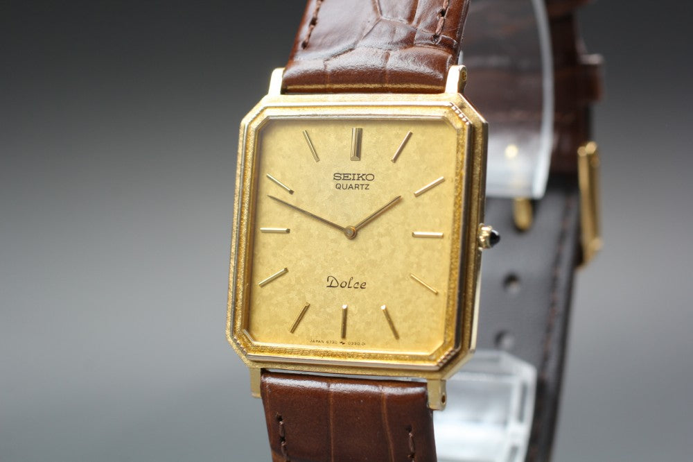 Near MINT SEIKO Dolce 6730-5160 Gold Quartz 26.2mm Men's Watch 1971