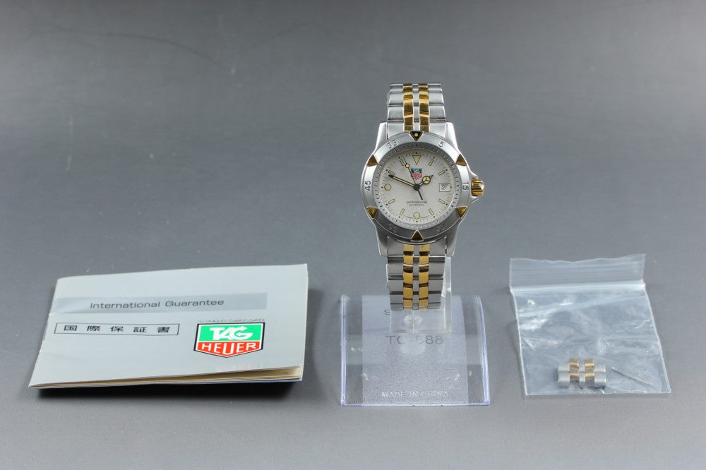 Near MINT TAG Heuer 1500 Professional WD1221-K-20 Silver Quartz 36mm Men's Watch