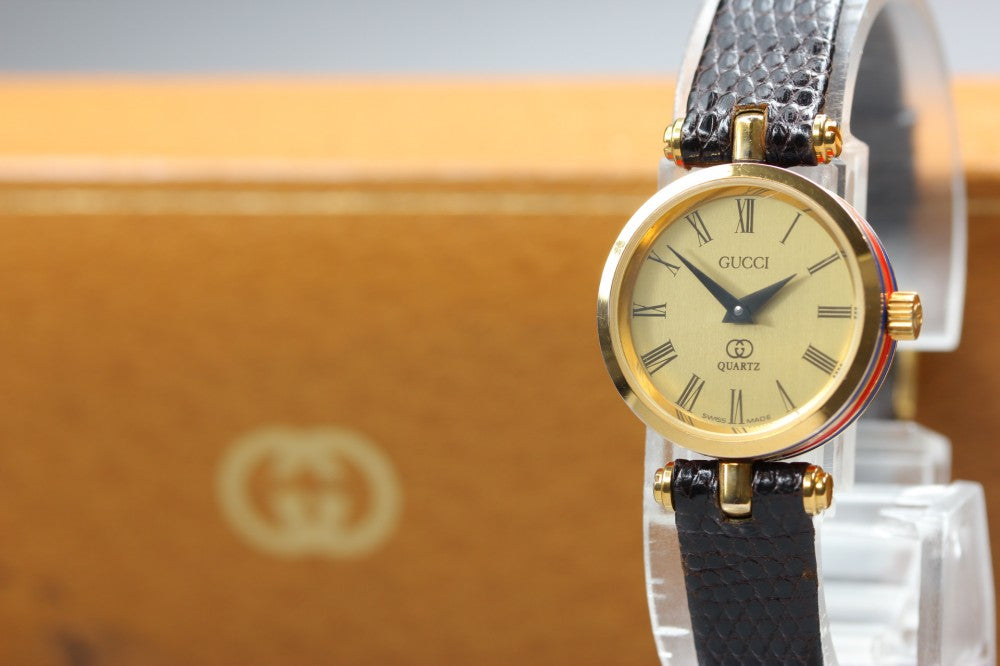 Near MINT GUCCI 2000L Gold Quartz 21.3mm Ladies Watch