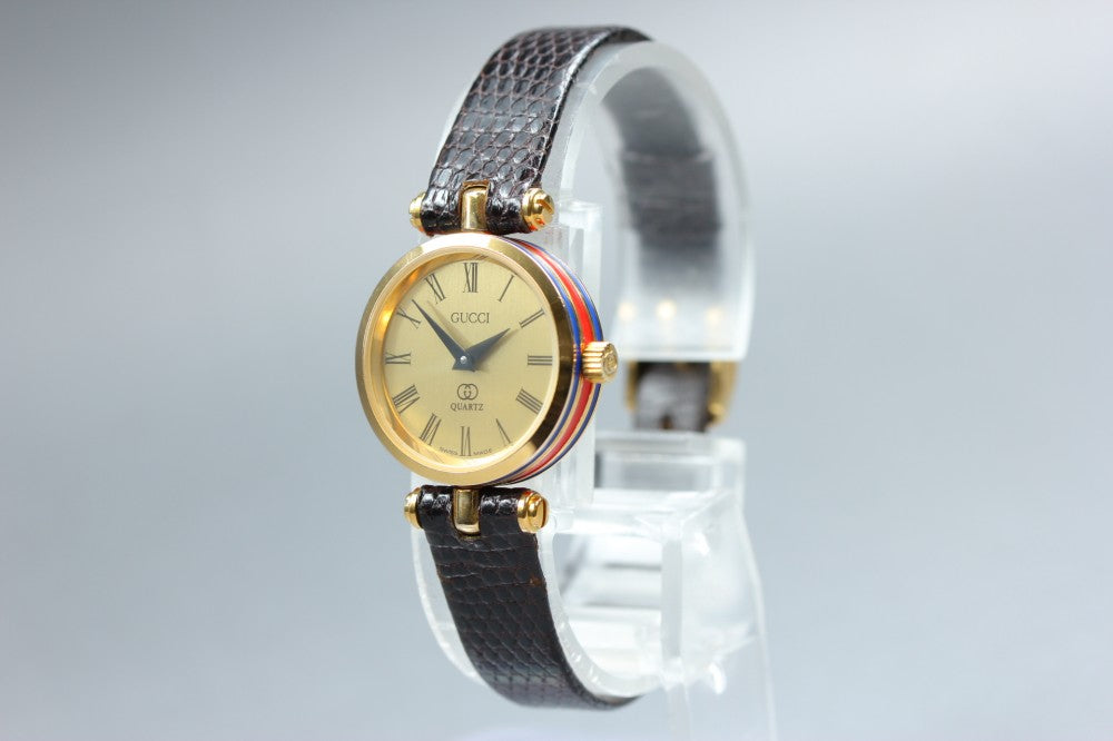 Near MINT GUCCI 2000L Gold Quartz 21.3mm Ladies Watch
