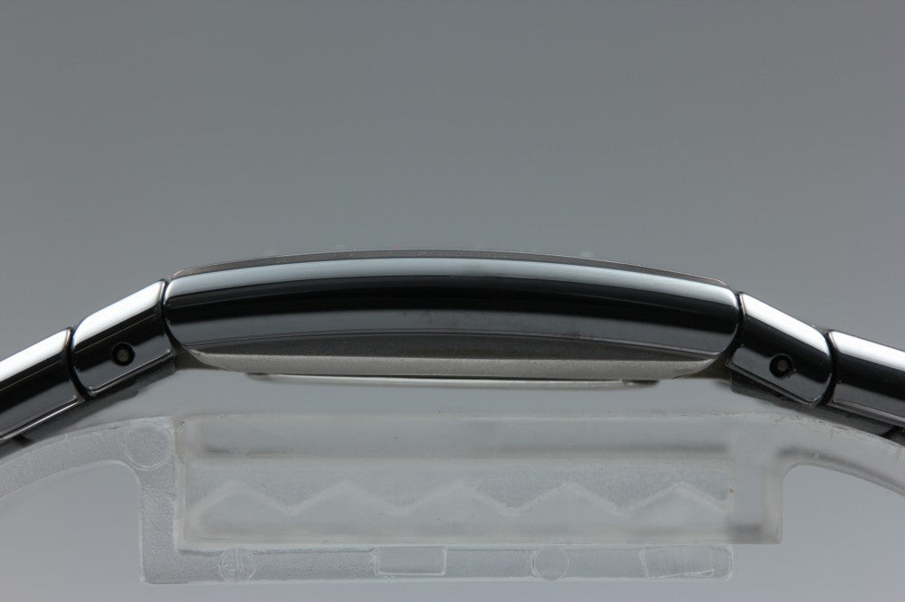 Near MINT RADO Diastar Jubile 963.0350.3 Black Quartz 19mm Ladies Watch