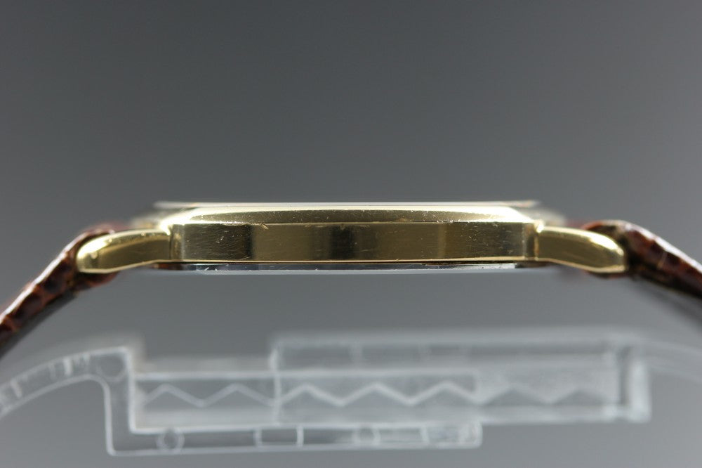 Near MINT SEIKO Dolce 5930-5280 Gold Quartz 32mm Men's Watch 1980