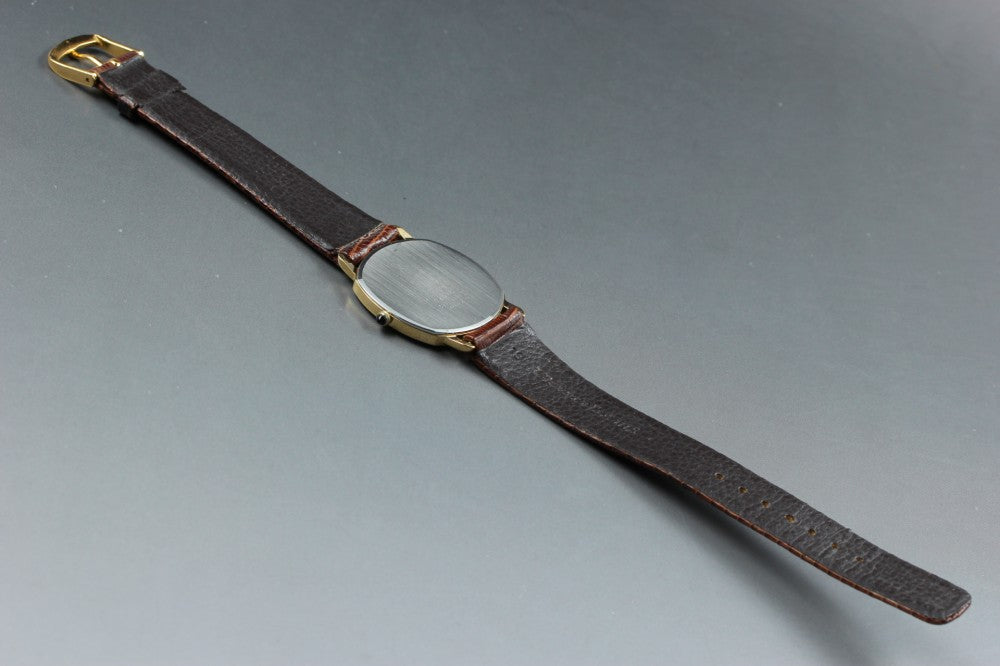 Near MINT SEIKO Dolce 5930-5280 Gold Quartz 32mm Men's Watch 1980