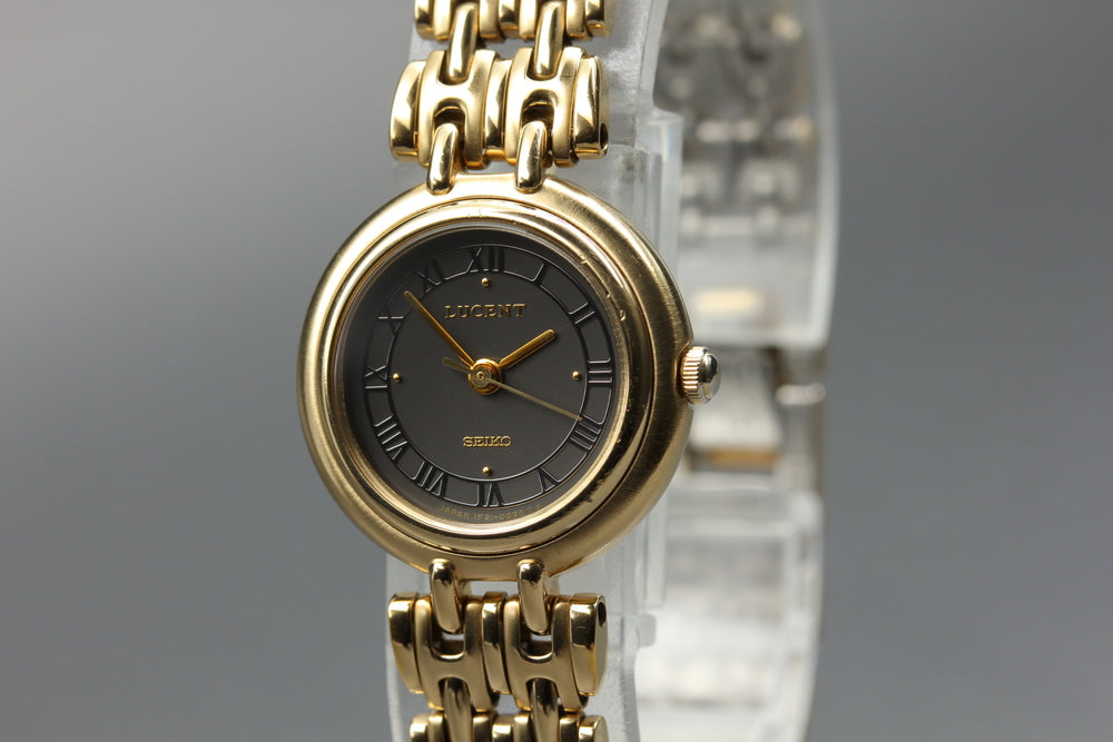 Near MINT SEIKO Lucent 1F21-0E60 Grey Quartz 20.8mm Ladies Watch 1991