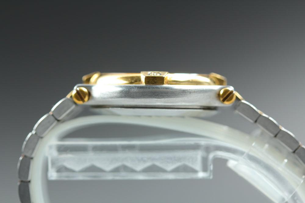Near MINT GUCCI 9000L Gold Quartz 24.6mm Ladies Watch