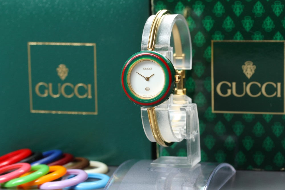 Near MINT GUCCI Change Bezel 11/12 White Quartz 25.7mm Ladies Watch