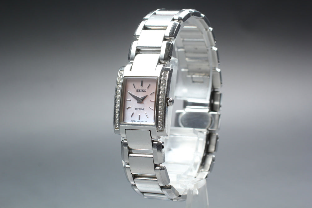 Near MINT SEIKO Exceline 1F20-0AD0 Pink Mother of Pearl Quartz 18.8mm Ladies Watch 1992