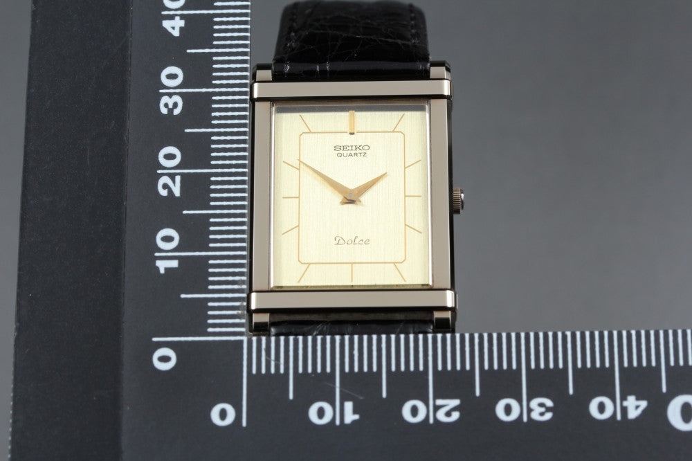 Near MINT SEIKO Dolce 1220-5110 Gold Quartz 22.5mm Men's Watch 1984
