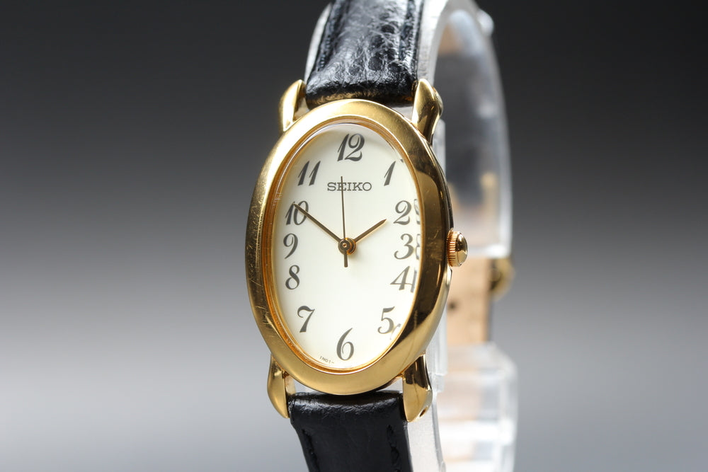 Near MINT SEIKO 1N01-0HV0 White Quartz 21mm Ladies Watch