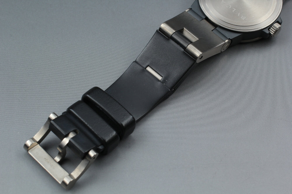 Near MINT BVLGARI Diagono Titanium TI32TA Black Quartz 32mm Men's Watch