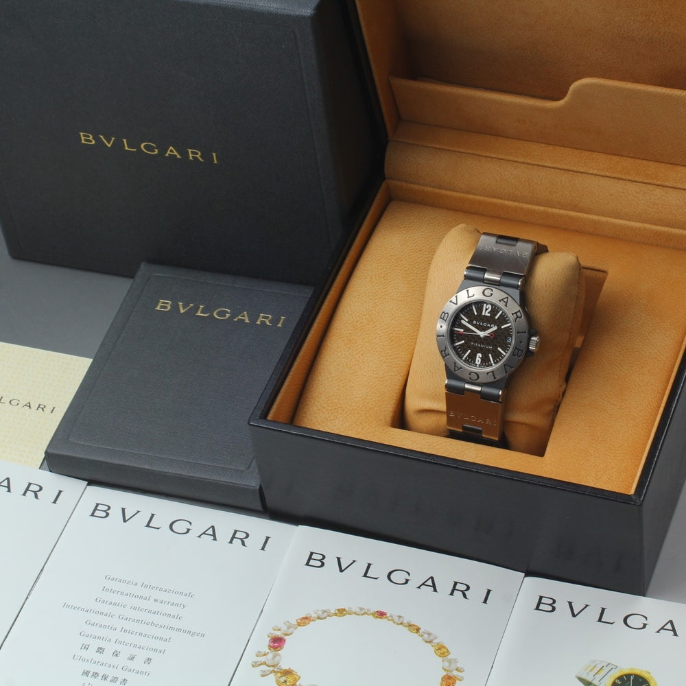 Near MINT BVLGARI Diagono Titanium TI32TA Black Quartz 32mm Men's Watch