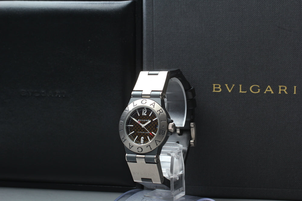 Near MINT BVLGARI Diagono Titanium TI32TA Black Quartz 32mm Men's Watch