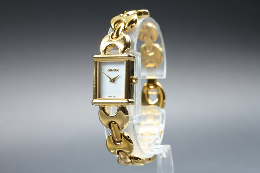 Near MINT GUCCI 1800L White Quartz 16.3mm Ladies Watch