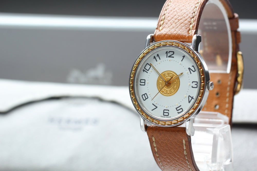Near MINT HERMES Sellier SE3.420 Gold Quartz 30mm Unisex Watch