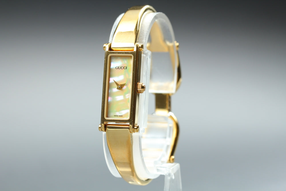 Near MINT GUCCI 1500 Quartz 12.3mm Ladies Watch