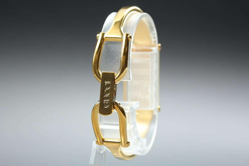 Near MINT GUCCI 1500 Quartz 12.3mm Ladies Watch
