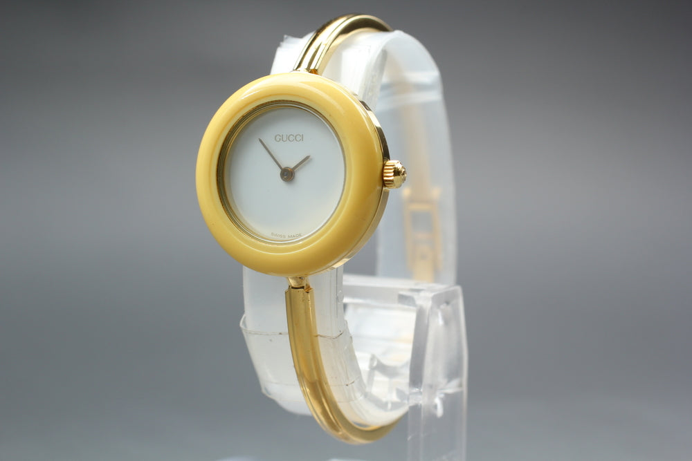Near MINT GUCCI Change Bezel 11/12.2 White Quartz 25.8mm Ladies Watch
