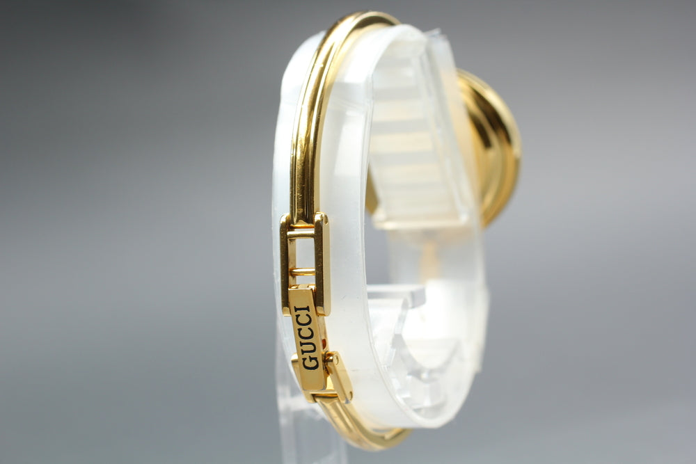Near MINT GUCCI Change Bezel 11/12.2 White Quartz 25.8mm Ladies Watch