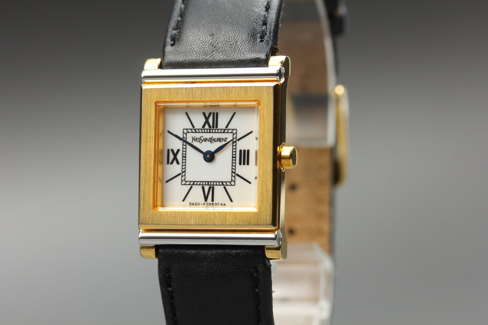 Near MINT Yves Saint Laurent 5420-F47611 White Quartz 19.5mm Ladies Watch