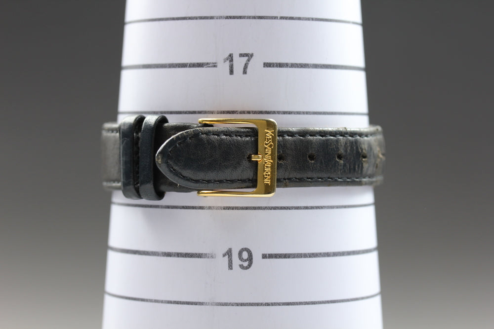 Near MINT Yves Saint Laurent 5420-F47611 White Quartz 19.5mm Ladies Watch