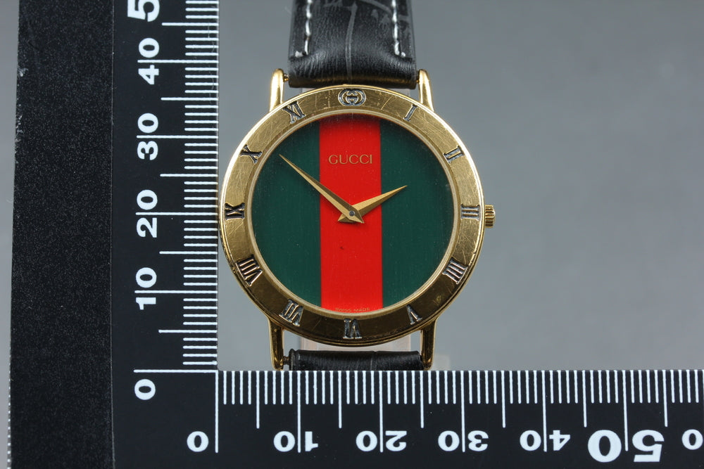 Near MINT GUCCI 3000.2.M Green Quartz 33mm Men's Watch