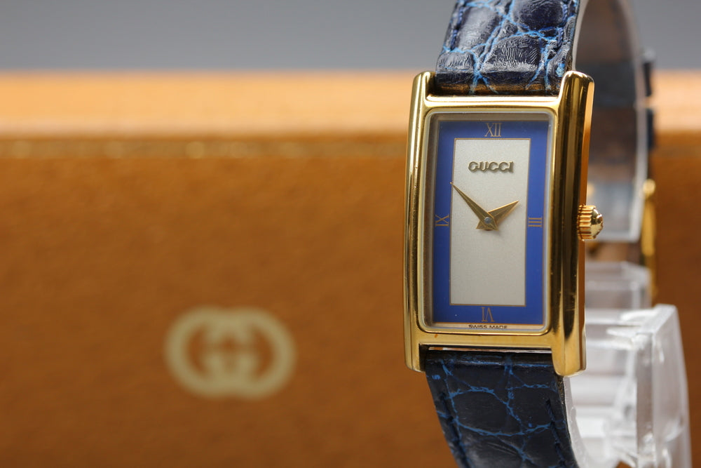 Near MINT GUCCI 2600L Silver/Blue Quartz 18.9mm Ladies Watch