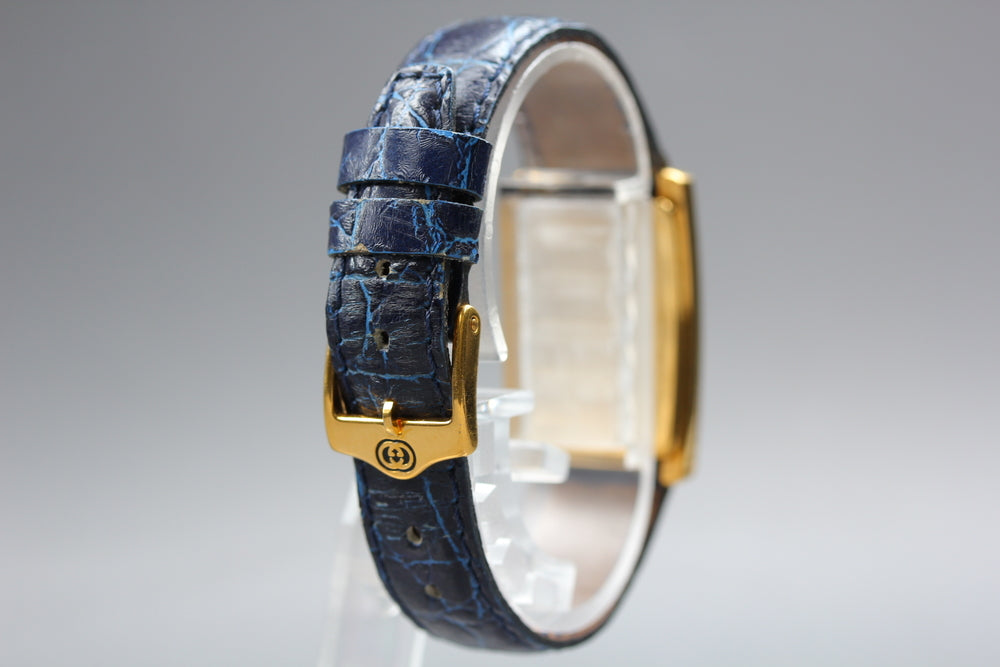 Near MINT GUCCI 2600L Silver/Blue Quartz 18.9mm Ladies Watch