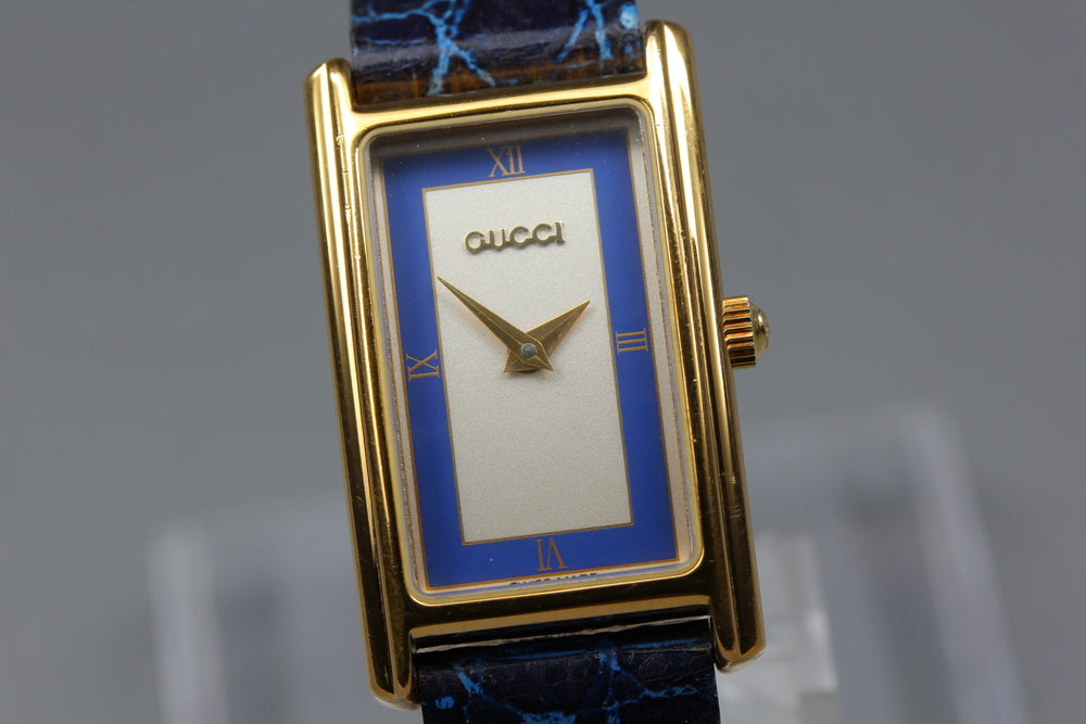 Near MINT GUCCI 2600L Silver/Blue Quartz 18.9mm Ladies Watch
