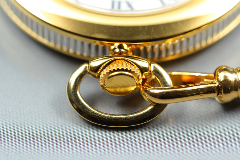 Near MINT BURBERRY 6031-G24655 White Quartz 38mm Unisex Pocket Watch