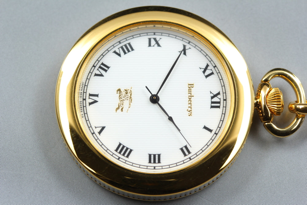 Near MINT BURBERRY 6031-G24655 White Quartz 38mm Unisex Pocket Watch