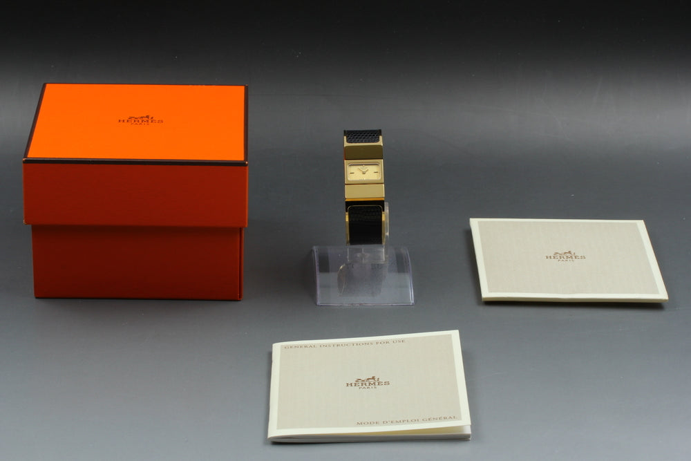 Near MINT HERMES Loquet L01.201 Gold Quartz 18.9mm Ladies Watch