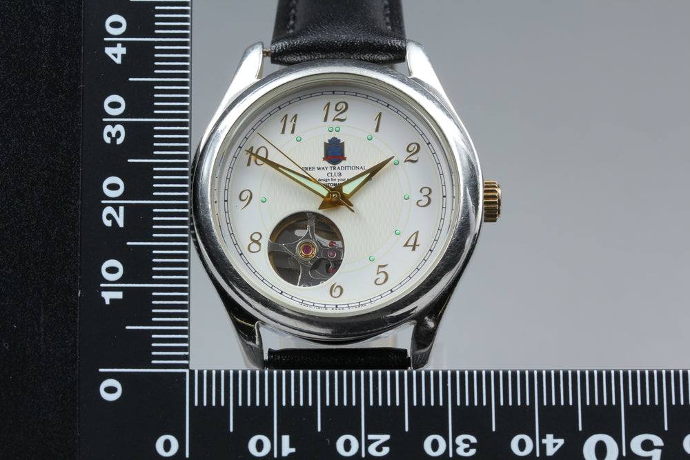 Near MINT CITIZEN FREE WAY TRADITIONAL CLUB 8228-A43728 White Auto 35mm Men's Watch