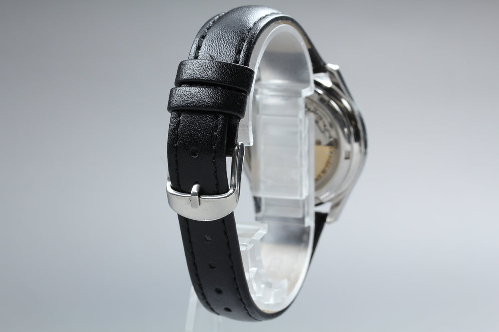 Near MINT CITIZEN FREE WAY TRADITIONAL CLUB 8228-A43728 White Auto 35mm Men's Watch