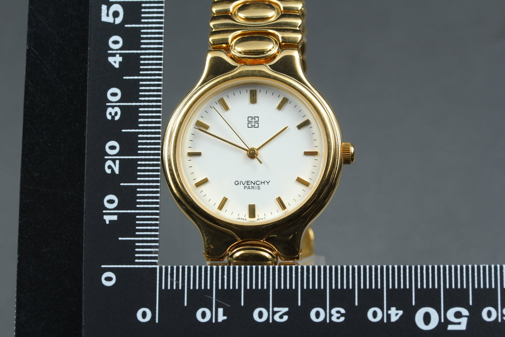 Near MINT Givenchy GV-MGBRW-2040T White Quartz 32mm Men's Watch