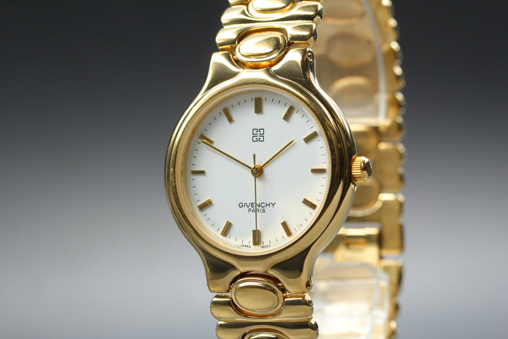 Near MINT Givenchy GV-MGBRW-2040T White Quartz 32mm Men's Watch