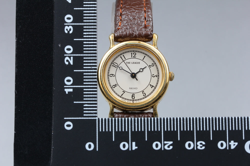 SEIKO The League 2P21-0B00 Beige Quartz 22mm Ladies Watch