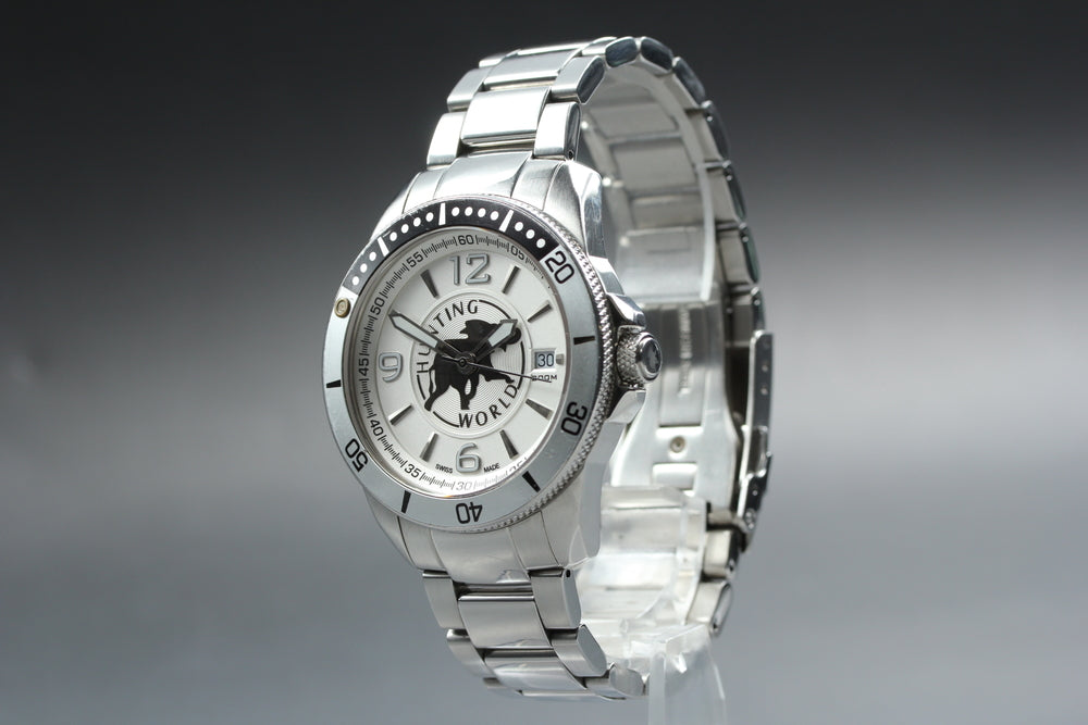 Near MINT Hunting World Mountain Stream HW-911 Silver Quartz 39mm Men's Watch