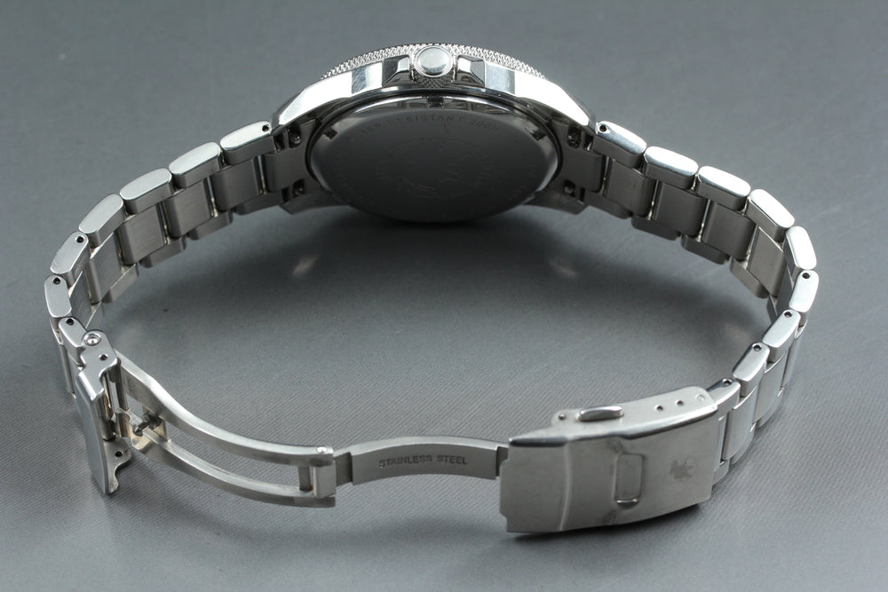 Near MINT Hunting World Mountain Stream HW-911 Silver Quartz 39mm Men's Watch