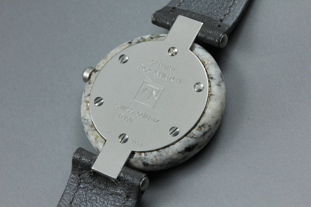 Near MINT TISSOT R150 Quartz 30mm Men's Watch