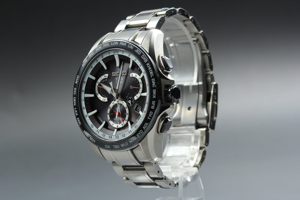 Near MINT SEIKO Astron SBXB051/8X53-0AD0-2 Black Solar 44mm Men's Watch