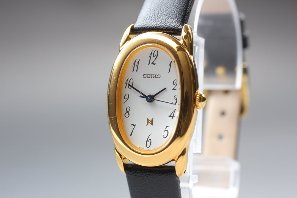 Near MINT SEIKO Neue 1F21-5B70 White Quartz 20.8mm Ladies Watch 1994
