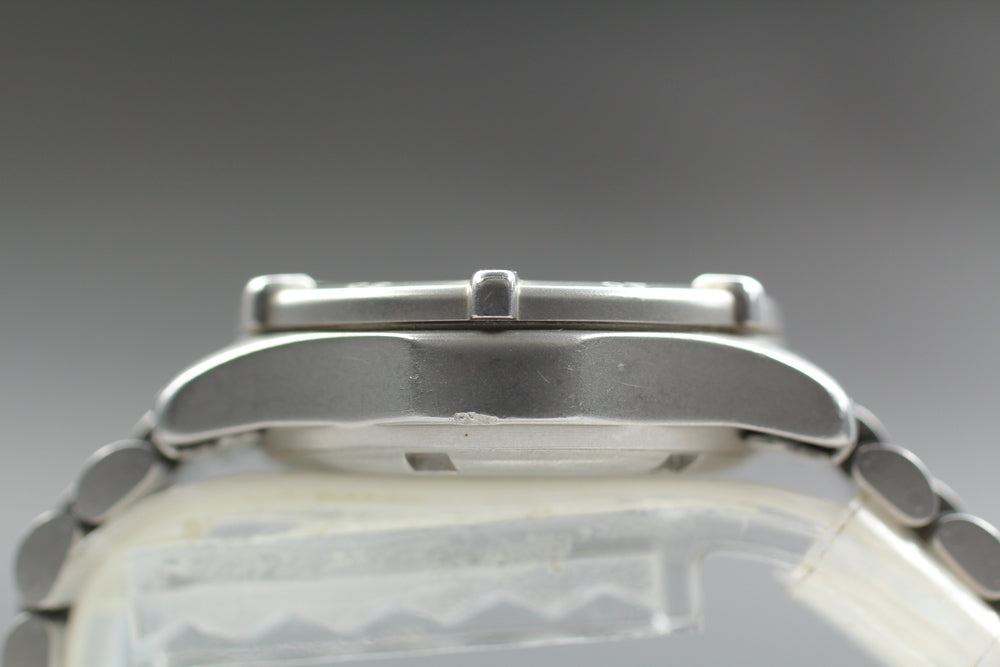 Near MINT TAG Heuer Professional 2000 962.208-2 Silver Quartz 28mm Ladies Watch
